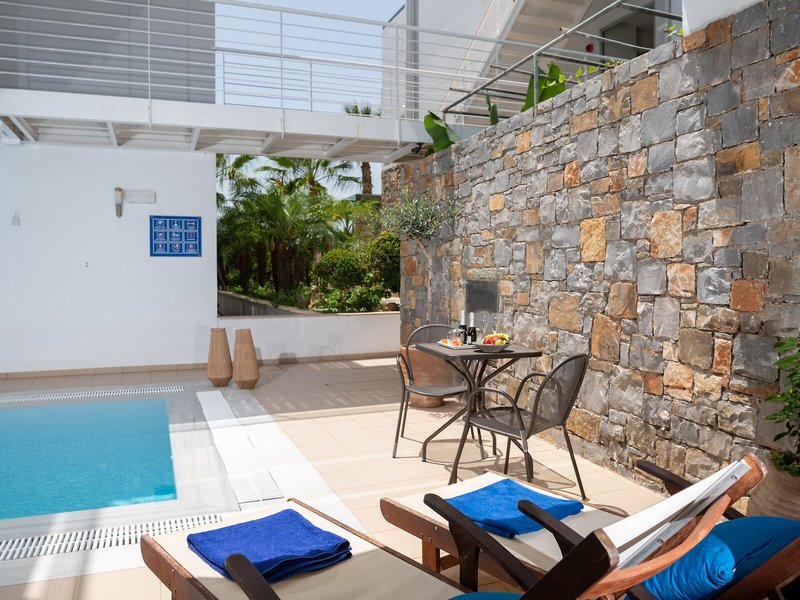 Angela Suites Boutique 7