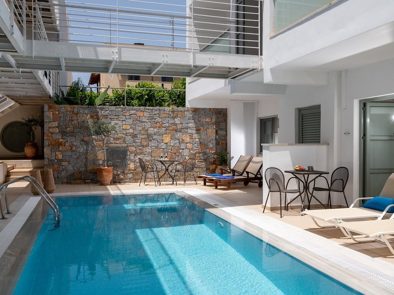 Angela Suites Boutique 10