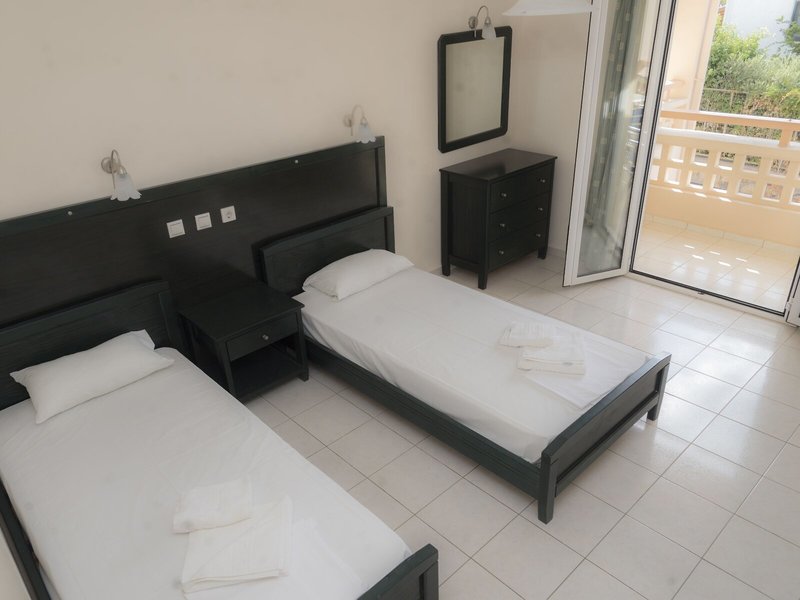 Sunset Apartments 10