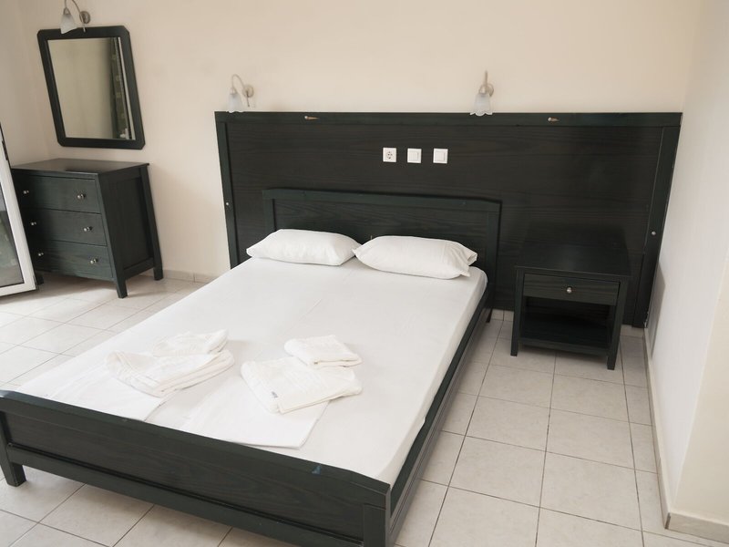 Sunset Apartments 13