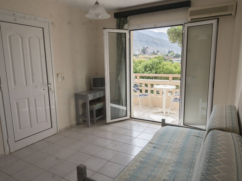 Sunset Apartments 15