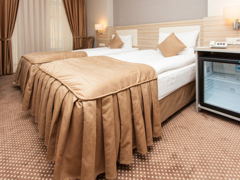 Emin Hotel 16