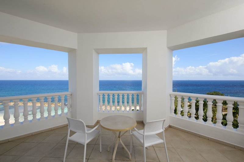 Bahia Principe Luxury Runaway Bay 10