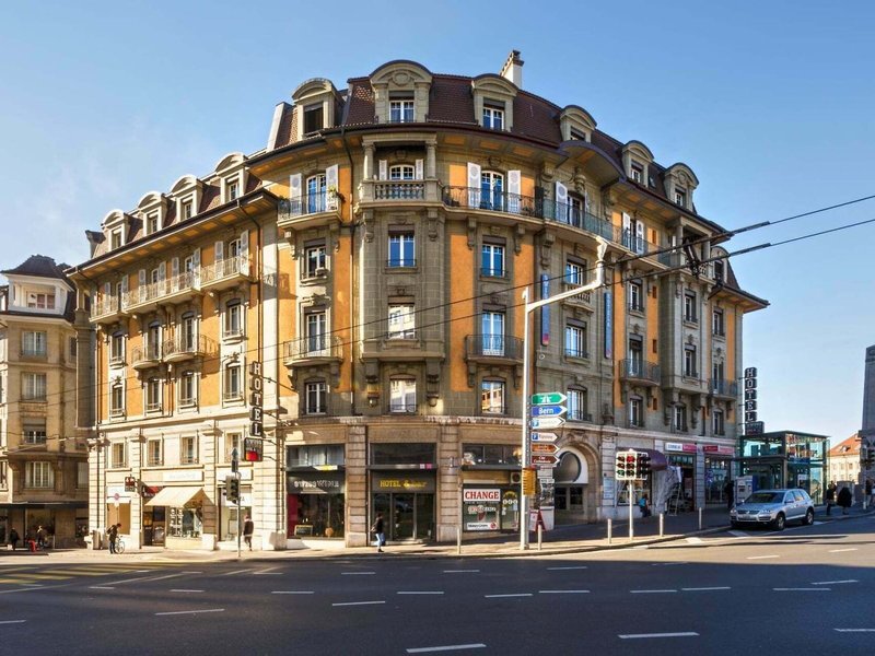 Swiss Wine Hotel & Bar by Fassbind