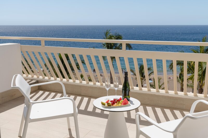 Suite Hotel Fariones Playa 69