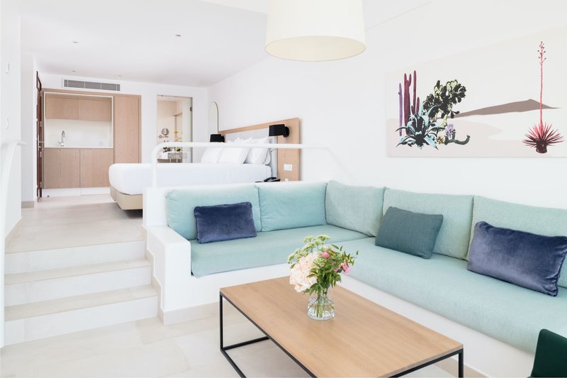 Plus Fariones Suite Hotel 25