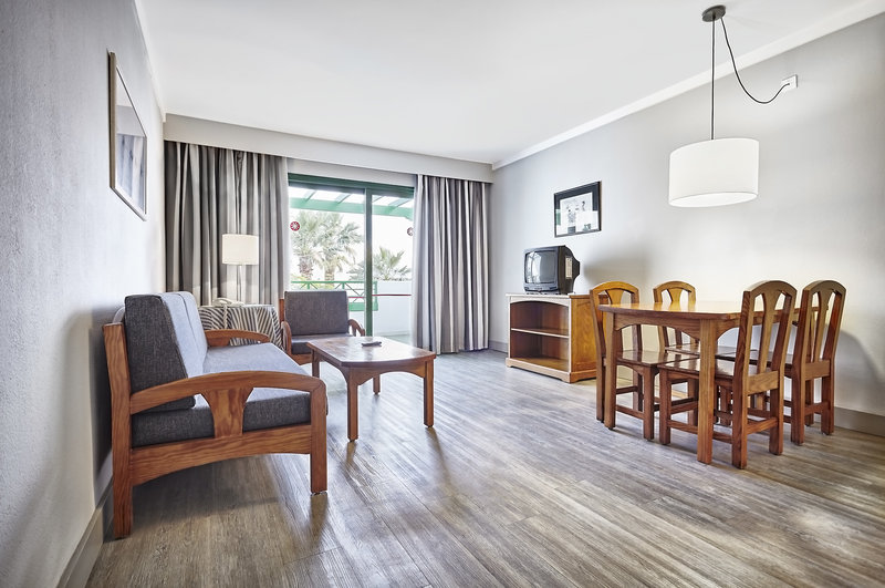 HG Lomo Blanco Apartments 5