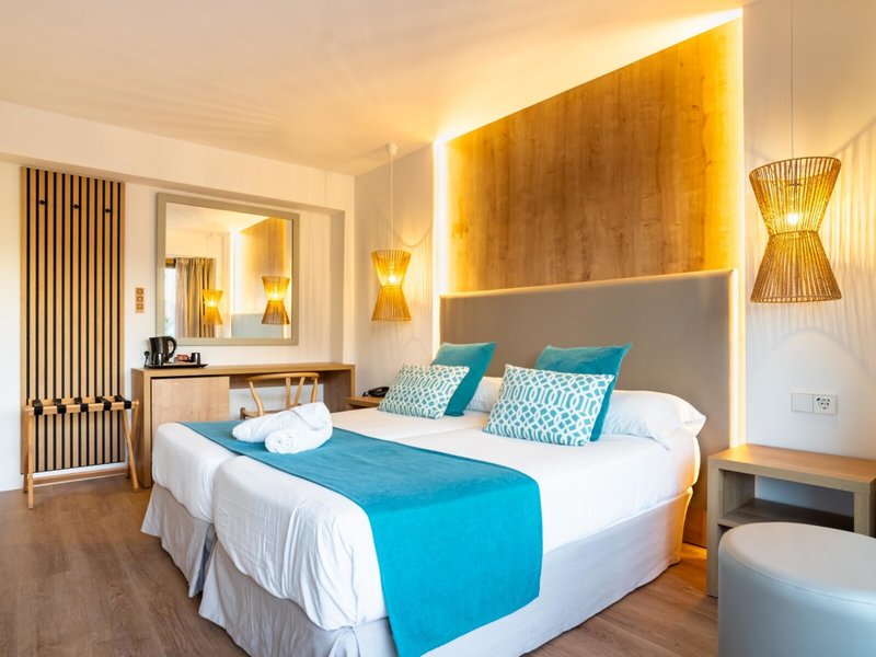 Bahia de Alcudia 30 - Room Example