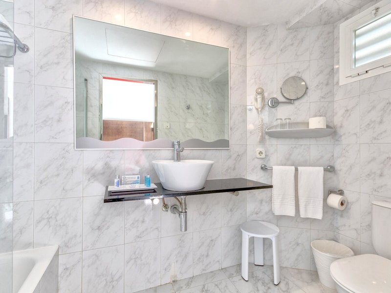 Bahia de Alcudia 38 - Room Example
