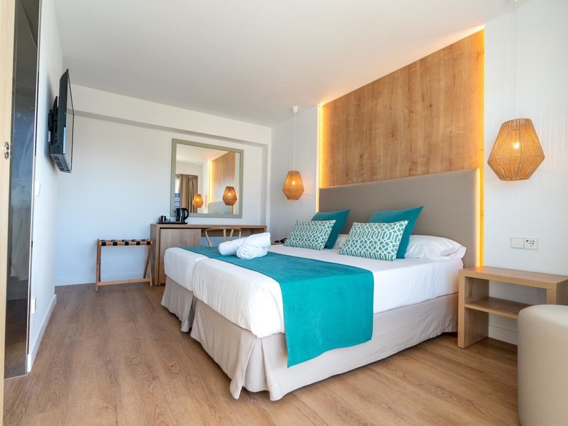 Bahia de Alcudia 39 - Room Example