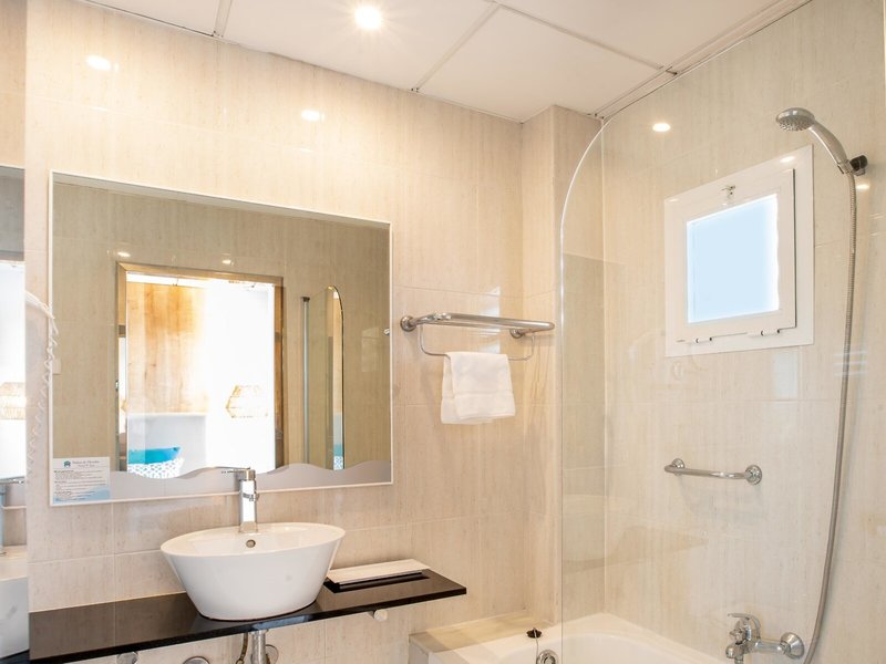Bahia de Alcudia 40 - Room Example