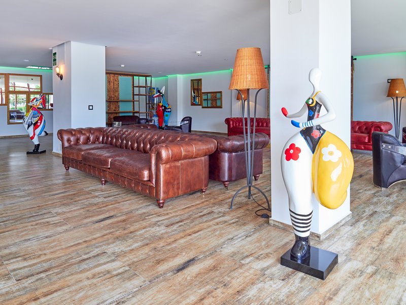 Bellevue Club 12