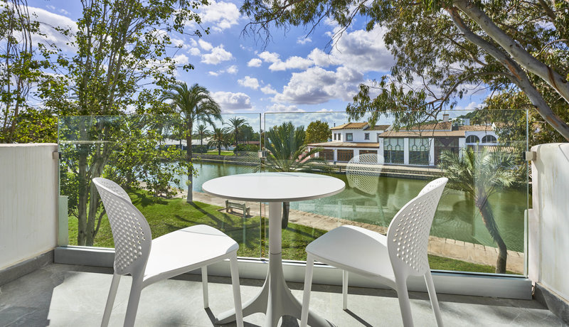 Bellevue Club 45