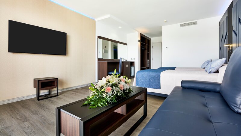 Bellevue Club 81