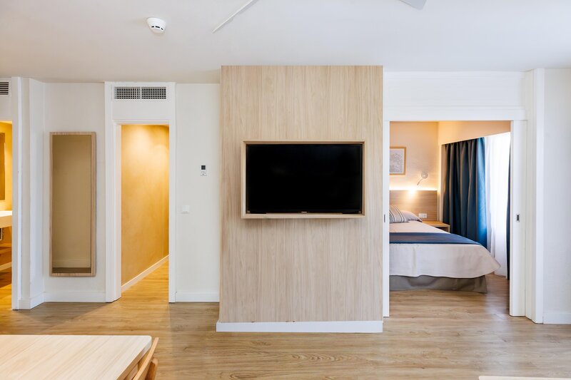 Bellevue Club 100