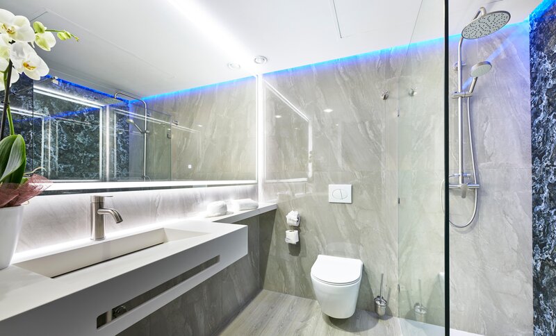 Bellevue Club 112