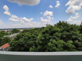 College Garden Hotel