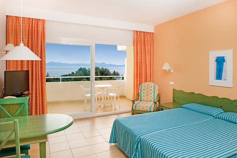 Iberostar Waves Ciudad Blanca 8