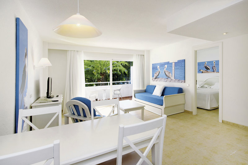 Iberostar Waves Ciudad Blanca 11