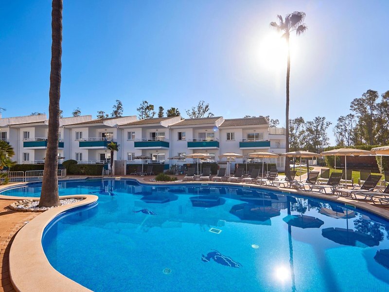 Universal Aparthotel Elisa