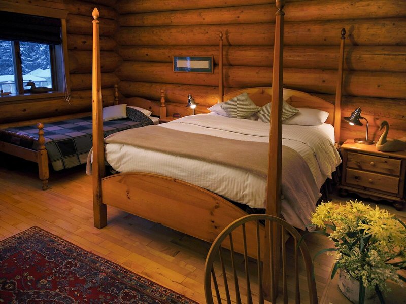 Inn on the Lake 3