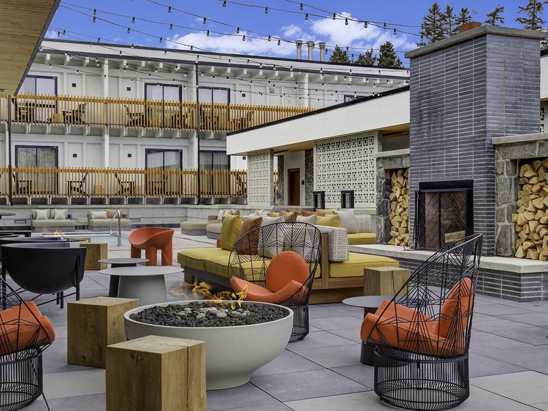 Moxy Banff 3