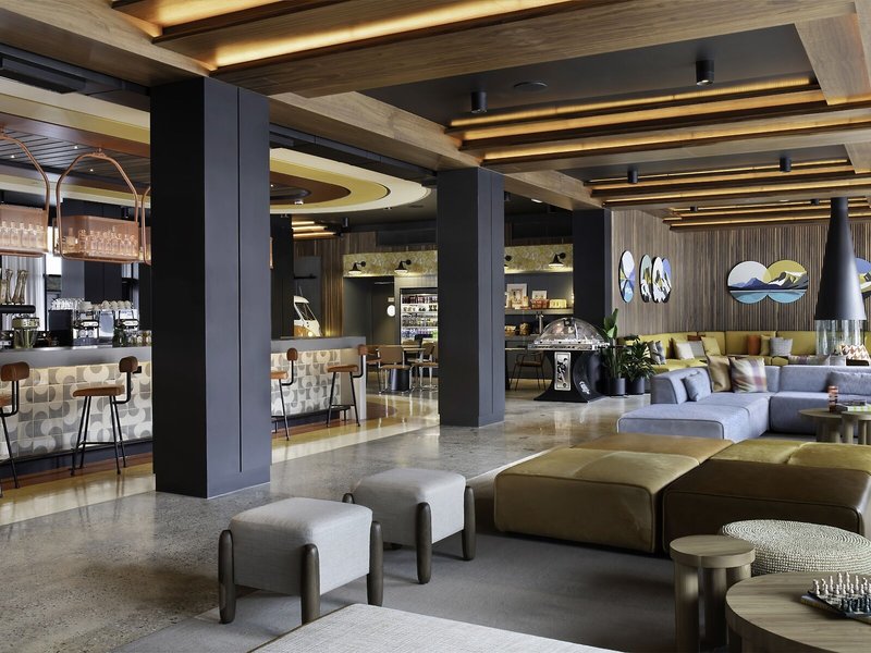 Moxy Banff 4