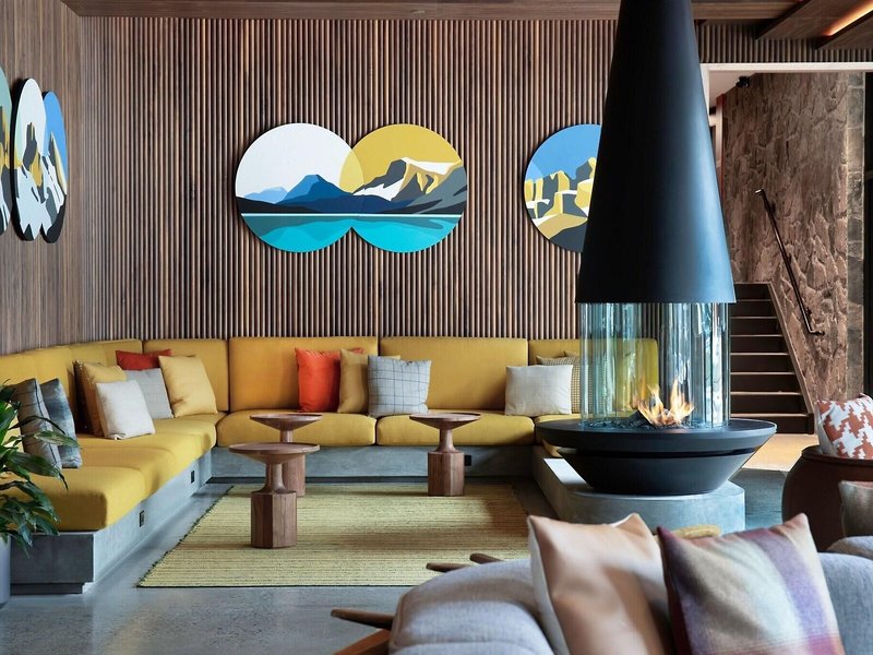 Moxy Banff 5