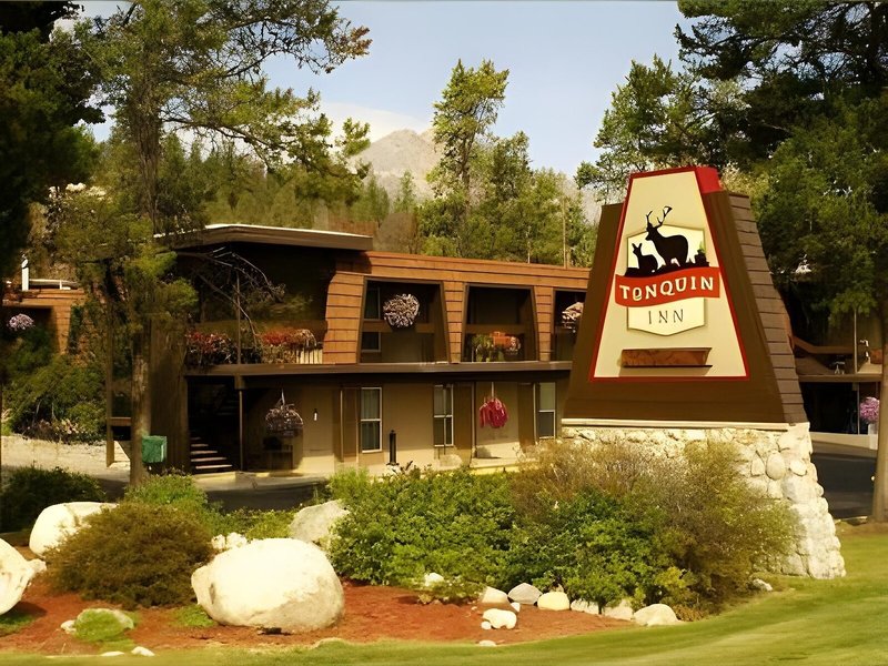 Tonquin Inn 2