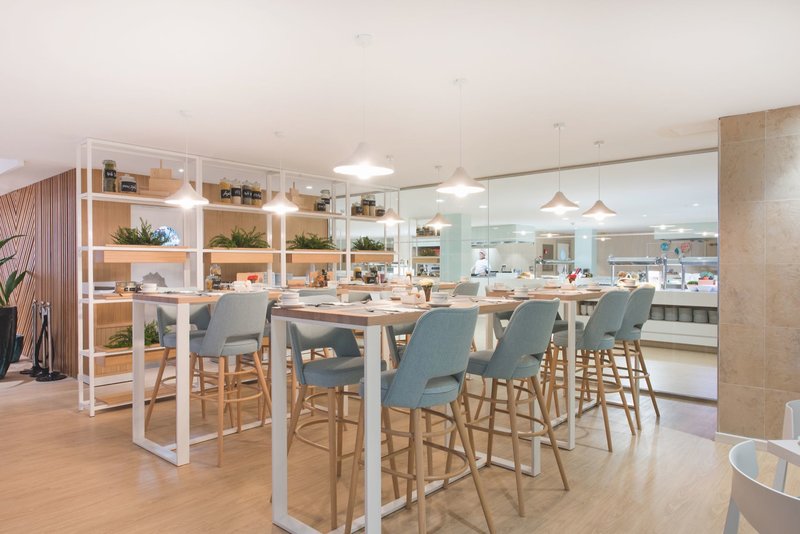 Iberostar Waves Playa de Muro 11