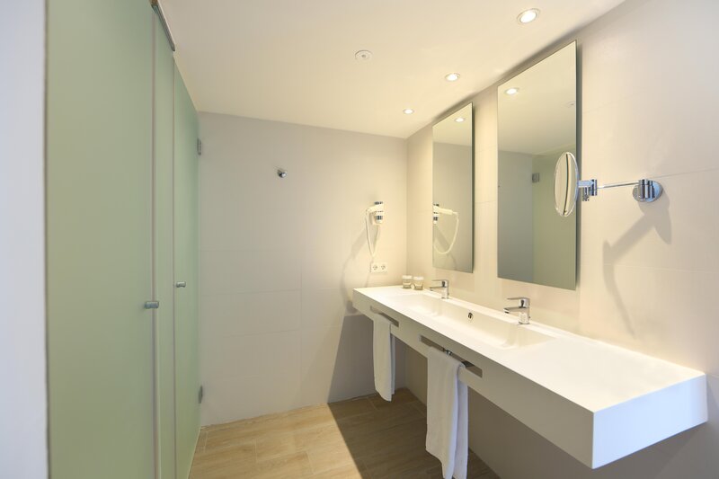 Iberostar Waves Playa de Muro 36