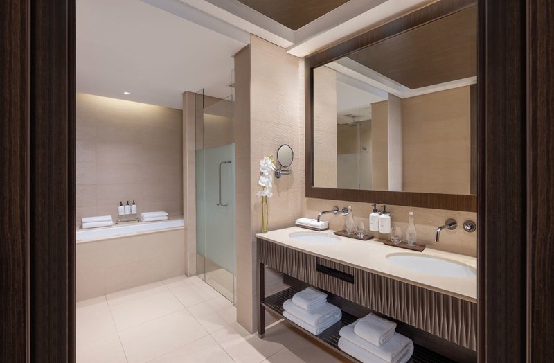 Anantara The Palm Dubai Resort 32 - Bathroom Example
