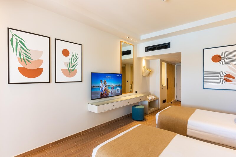 Desert Rose Resort 18