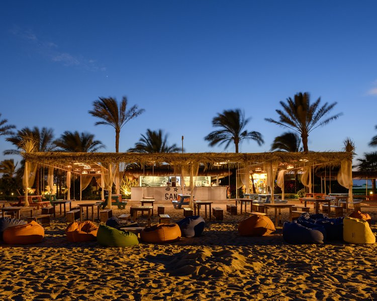 Desert Rose Resort 24