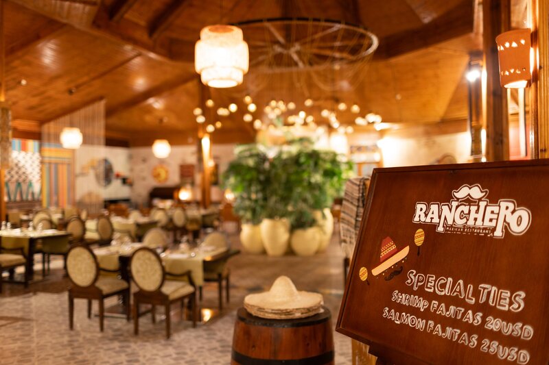 Desert Rose Resort 28