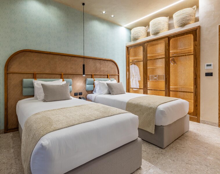 Desert Rose Resort 56