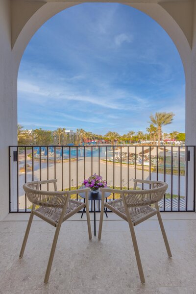 Desert Rose Resort 68