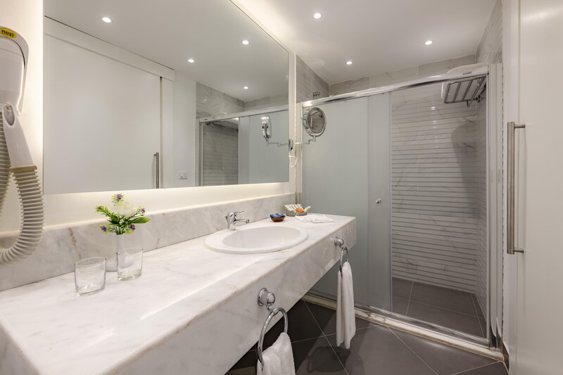 Desert Rose Resort 70