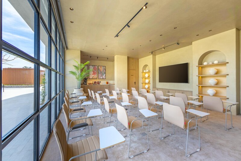 Desert Rose Resort 104