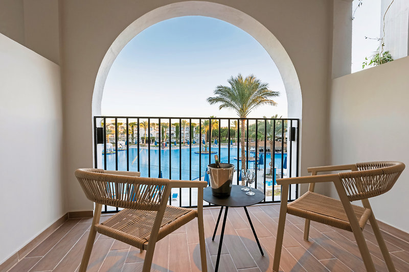 Desert Rose Resort 18