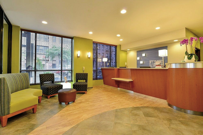 Holiday Inn Express Manhattan Midtown West 3