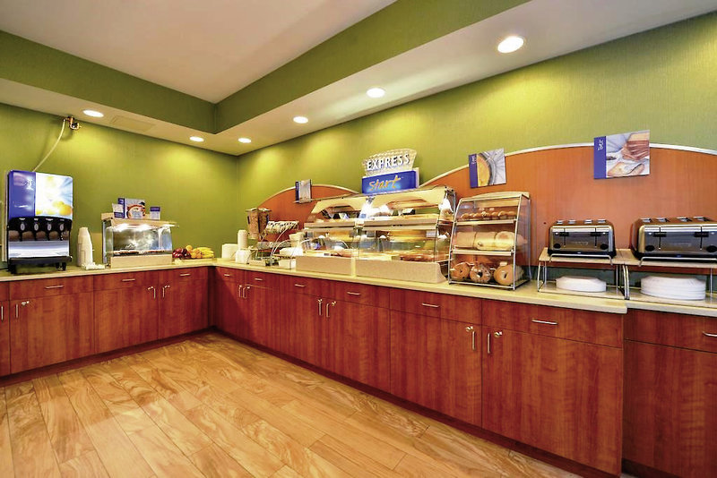 Holiday Inn Express Manhattan Midtown West 5