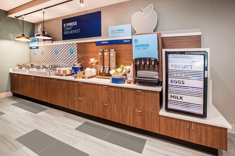 Holiday Inn Express Manhattan Midtown West 10