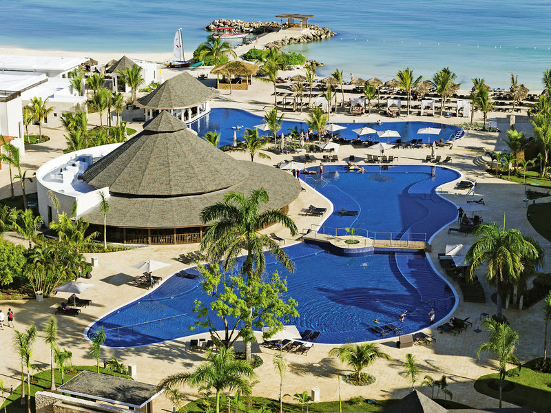 Hideaway at Royalton Blue Waters 4