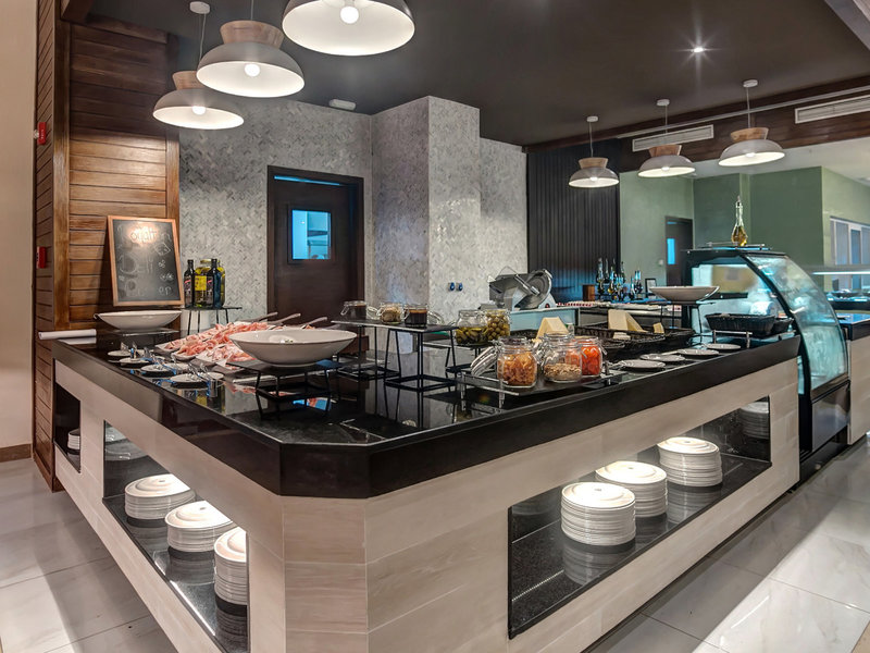 Hideaway at Royalton Blue Waters 31