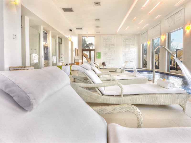 Hideaway at Royalton Blue Waters 42