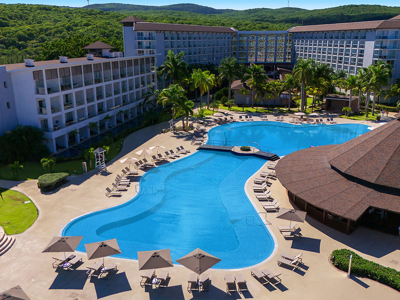 Hideaway at Royalton Blue Waters 6