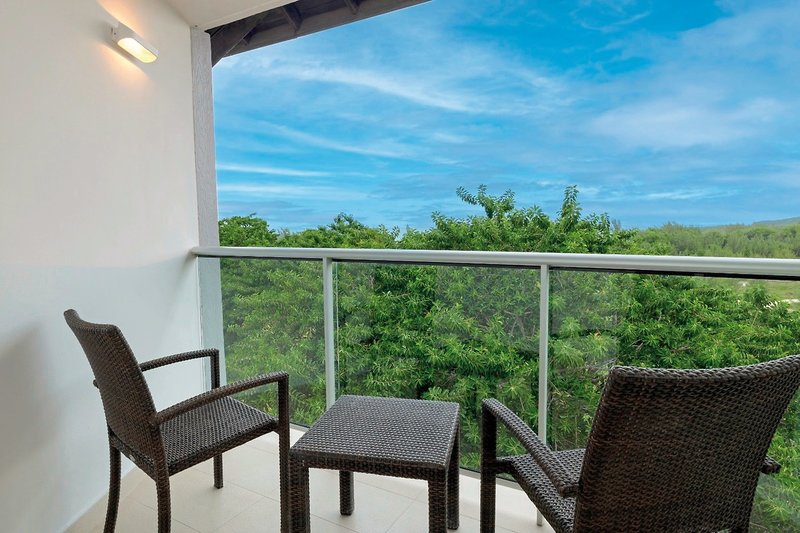 Hideaway at Royalton Blue Waters 26