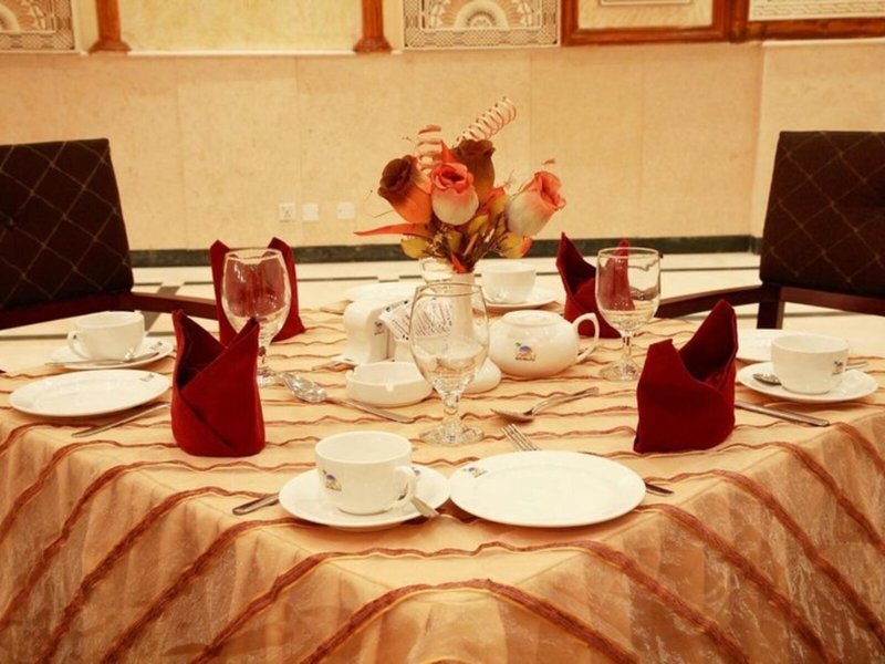 Crown Palace Hotel 24