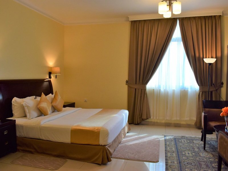 Crown Palace Hotel 28
